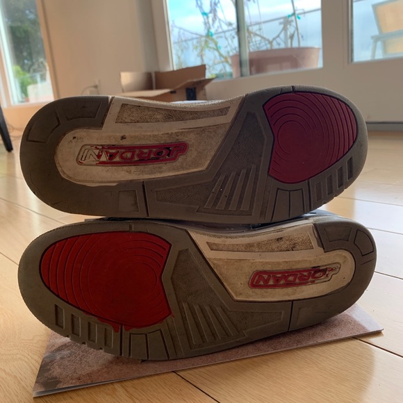 Jordan 3 white/cement size 9.5 (SOLD) - Picture 14 of 16